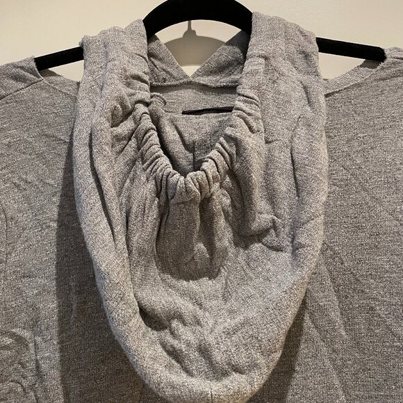 Monrow Hoodie in Grey - Picture 6 of 12